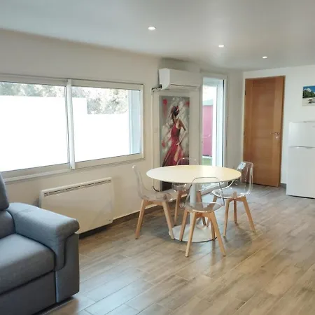 2 Dans Maison Avec Piscine Appartement *